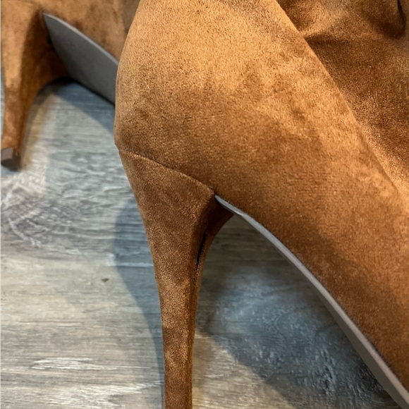 🍁❣️🍂Brand New Forever 21 Slouchy Suede Stiletto Booties, size 7🍁❣️🍂 - Picture 3 of 10
